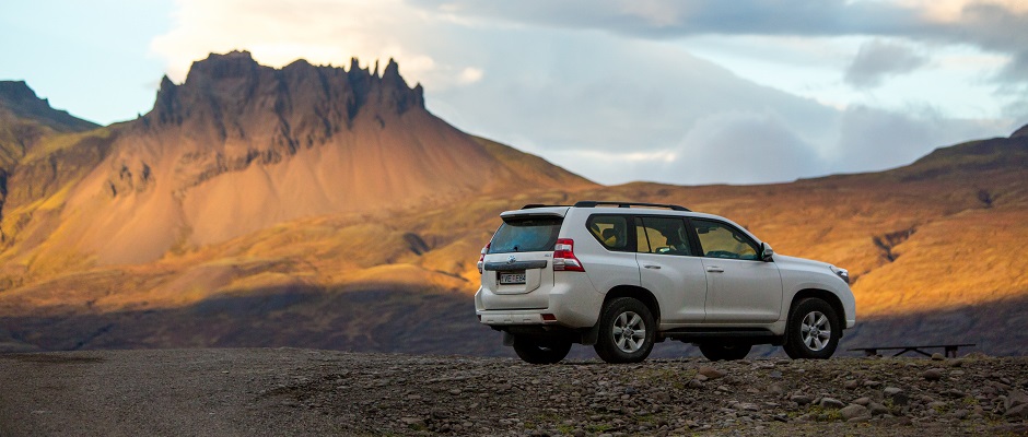 Driving In Iceland In The Summer - Navigating The Crowds